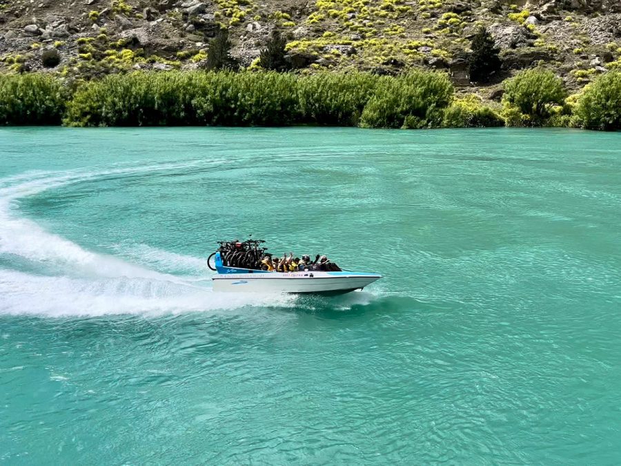 jet boat spin on the clutha river
